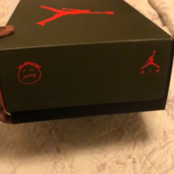 Travis scott jordan 6’s - Picture 2 of 7